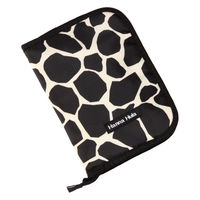 HALKARIN’S 母子手帳ケース M 大容量 収納 マルチケース ポケット ハンナフラ キリン 356825 1個（直送品）