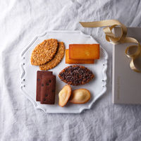 LIFE IS PATISSIER　焼き菓子詰合せ（M）　ギフトカード　スタンダード封筒（直送品）