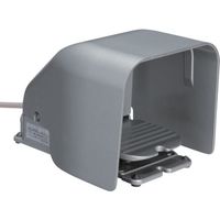 国際電業 フットスイッチ ロック機能付産業用全カバータイプ ペダル形 SFG-15 1台 666-8490（直送品）