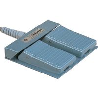 国際電業 フットスイッチ 汎用小形タイプ 2連形 AC250V 5A SFVA-1-2 1台 666-8494（直送品）