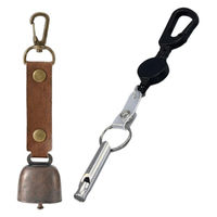 熊よけ鈴 カラビナ付きリール小 アルミホイッスル 3点セット ブラウン 熊鈴 消音機能付き マグネット 磁石 消音 PUレザー ホイッスル（直送品）