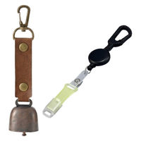 熊よけ鈴 カラビナ付きリール大 蓄光ホイッスル キャップ 4点セット ブラウン 熊鈴 熊対策 消音 マグネット ホイッスル リール 笛（直送品）