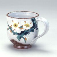 伊野正峰 九谷焼 花暦マグカップ 椿(1月)(直送品) - アスクル 伊野正峰 九谷焼 花暦マグカップ 椿(1月)(直送品) - アスクル