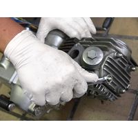 【使いきりニトリル手袋】 ショーワグローブ ニトリスト・タフ 粉なし No.884 NO884-M ホワイト 1箱（100枚入）