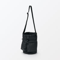 無印良品 撥水 中わた入り 巾着バッグ 黒 タテ３４×ヨコ２４×マチ２４ｃｍ 良品計画