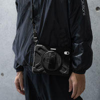 iPad mini 8.3インチ A17 Pro/第6世代 耐衝撃ケース 縦横スタンド可能 360度回転ホール ショルダーストラップ付 黒（直送品）