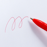 アスクル ノック式油性ボールペン（通し穴付き） 赤軸 0.7mm 赤インク 10本  オリジナル