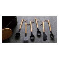 佐藤金属興業 木柄 スプーン 260939 1個（直送品）