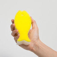 おさかなスポンジ ライトイエロー 1個 マーナ