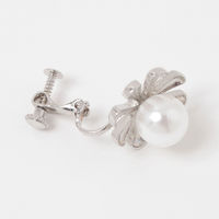パール×フラワーイヤリング シルバー LAKOLE/ラコレ