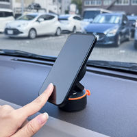 MagSafe対応 車載ホルダー ダッシュボード用 真空吸着固定 Cタイプ ブラック MagSafe非対応機種・ケースも使える 車体固定補助（直送品）