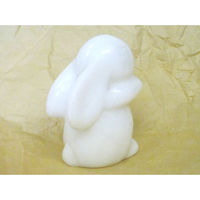 いよせき うさぎ(立ち)干支 置物 65×50×H90mm 漢白玉 アラバスター 011321 1個（直送品）