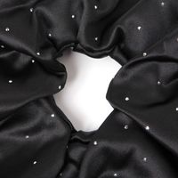 ストーンシルキースクエアシュシュ ブラック LAKOLE/ラコレ