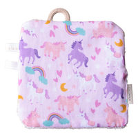 ウェーブ ベビー ニギニギハンカチ シリコンストラップ付き おもちゃ 落下防止 日本製 ベビーカー モチーフ ユニコーン 489663 1個（直送品）