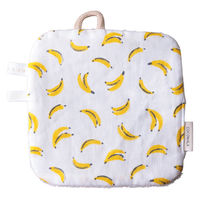 ウェーブ ベビー ニギニギハンカチ シリコンストラップ付き おもちゃ 落下防止 日本製 ベビーカー フルーツ バナナ 489666 1個（直送品）