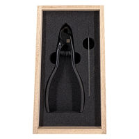 坂謙 剣謙心 黒染ニッパー型爪切 桐箱入 19150015 1個（直送品）
