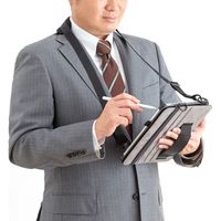 サンワサプライ iPad Air 2020 スタンド機能付きショルダーベルトケース PDA-IPAD1712BK 1個