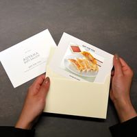 【手土産やお祝いの贈り物に】 瀬戸内六穀豚 大きな餃子 セット ギフトカード　スタンダード封筒（直送品）