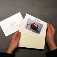 【手土産やお祝いの贈り物に】 「銀座千疋屋」 ベリーのチョコレートケーキ ギフトカード　スタンダード封筒（直送品）