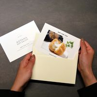 【手土産やお祝いの贈り物に】 北海道　ブラウンスイス乳 プレミアム ミルクシュー ギフトカード　スタンダード封筒（直送品）