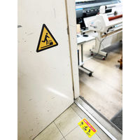 グリーンクロス ＪＩＳ警告標識ピクトサインステッカーＷ１００　３枚セット　ＣＡＶー０８Ｓ　頭上注意　1セット(3枚入)（直送品）