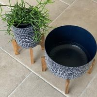 杉田エース CLOVERアルミプランター w/ウッドスタンド トライバル Φ30 CXU955906 1個（直送品）