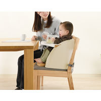 【6ヵ月頃から】ベビーチェア フィージー ベージュ リッチェル