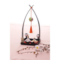 セイトウ 瀬戸焼 京洛つるし手毬付き夫婦雛 昭峰作 a29542 1個（直送品）