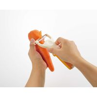 ピーラー まあるい野菜も安心ピーラー 皮むき器 257687 1個 曙産業（直送品）