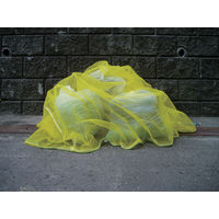 日本マタイ 噂のカラスよけ(黄)4mm角目 3X4mおもりロープ入り CROW-NT-3X4YEL 1セット(1枚×3)