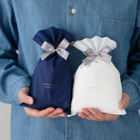 【ラッピングリボン】 ヘッズ サテンリボンワイヤータイスモーキーシルバー/1 SSL-YT1 1パック（50個入）