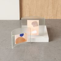 アントレックス Umbra リプリー フォトフレーム 4×6 幅220×奥行80×高さ190mm ブラス 21018384104 1個（直送品）