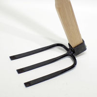 相田合同工場 三ッ又鍬 軽量タイプ 10160027 1本（直送品）