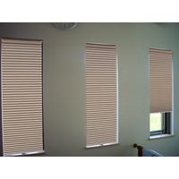 大湖産業 遮光・UVカットの小窓用断熱スクリーン 幅350×高さ1350mm ベージュ NH-3201SM 突っ張り棒付き 1本（直送品）