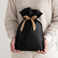 ヘッズ 不織布リボン付ギフトバッグーS/ブラック 100枚（10枚×10セット）