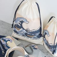 （世界の名作）巾着ポーチ（L） 神奈川沖浪裏 LAKOLE/ラコレ