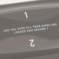 【LAKOLE/ラコレ】 4LOCKドーム型ランチボックス（750ml） ブラック