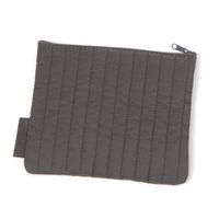 キルティングフラットポーチ（M） チャコール LAKOLE/ラコレ
