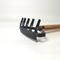 相田合同工場 草刈りレーキ つるホ― 木柄 AD-445 1本（直送品）