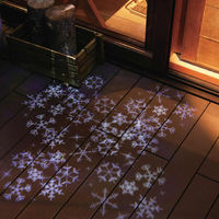 【軒先渡し】ストア・エキスプレス　LED8球 ハンギングプロジェクターストリングライト スノーフレイク　7892-5166　1セット（直送品）