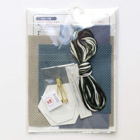 ルシアン カウントステッチ 刺しゅう制作キット ヘキサゴンのブローチ チェック &フラワー 2703 CSK2703 1セット/2個（直送品）