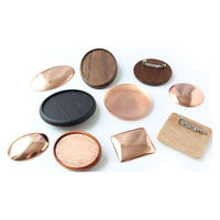 日本紐釦貿易 木製ブローチ台 銅板・ピン付 丸 ナチュラル 約φ55mm 1個 A22-4 1袋1組(3袋、合計3組)（直送品）