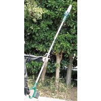 ファミリー・ライフ 充電式電動高枝切りチェーンソー　a14976 1台（直送品）