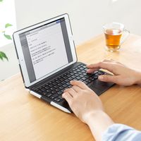 ワイヤレスキーボード　無線　Bluetooth　パンタグラフ　タッチパッド内蔵　コンパクト　ブラック　SKB-BTIPAD2BK　サンワサプライ　1個