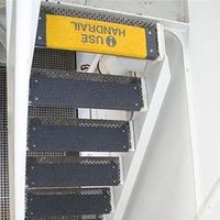 セーフラン安全用品 階段用滑り止めカバー 914×150×25mm 黒 コンクリート設置用ネジ付属 12090-C 1個（直送品）