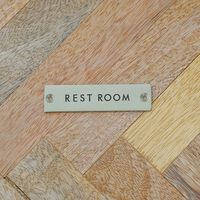 ポッシュリビング サインプレート 「REST ROOM」 アンティークゴールド W8×D0.2×H2cm アイアン 63955 1個（直送品）