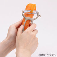 【アウトレット】貝印 ピーラー 皮むき器 ベージュグレー 000DH6306 1個