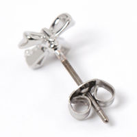 プチリボンビジューピアス シルバー LAKOLE/ラコレ