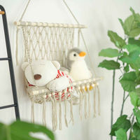 東洋ケース ウォールポケット 壁掛け ルームモック ぬいぐるみ ベージュ 458920 1個（直送品）