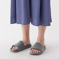 無印良品 一体成型 足なりサンダル ２４．５～２５．０ｃｍ チャコールグレー 良品計画